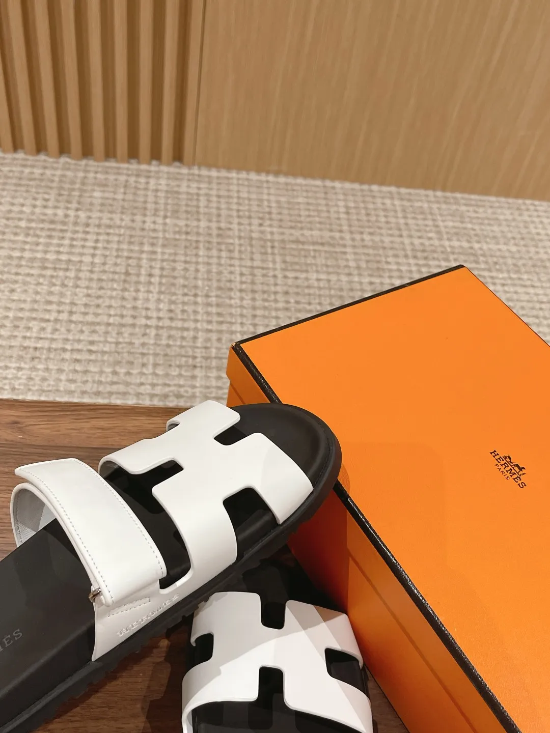 👟👟Ex-factory price 480👟👟 𝐇𝐞𝐫𝐦𝐞𝐬 Hermès second uncle slippers, you must call like crazy🙆 The classic + 2025 new color matching is also so beautiful. The contrasting splicing of different colors and materials can easily create a fashionable look Size: 35-45